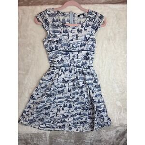 Retrolicious Winter Toile Sleigh Print Dress Blue White Cotton‎ Cap Sleeve Small